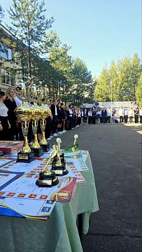 Церемония награждения отличников